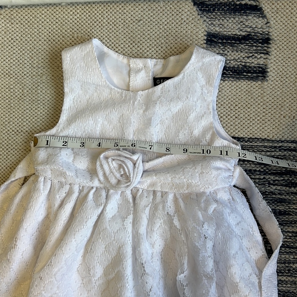 ๐10 items for $10๐ White Lace Dress with Rosettes and Waist Sash GEORGE Size 5 - Picture 4 of 11